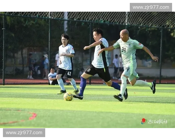 足球比赛中的团队协作与个人技巧如何相互融合共同推动比赛胜利